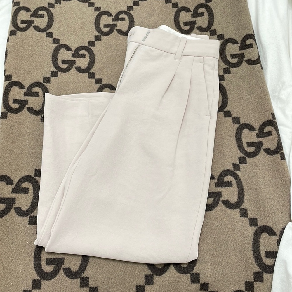 Aritzia Effortless Pants (Cropped)